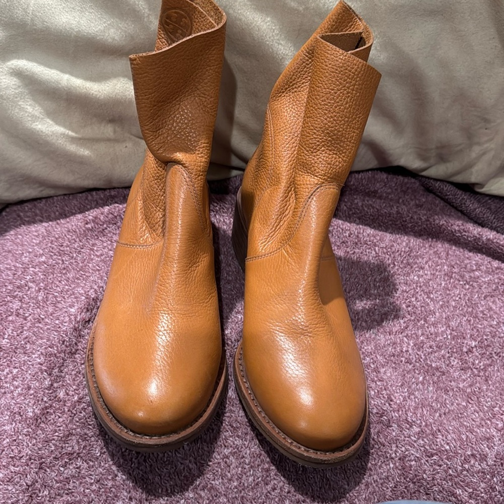 TORY BURCH BOOTIES SIZE 7 used